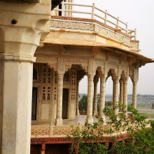 Agra wird als die dreckigste Stadt Rajasthans bezeichnet. Ich kann dem nicht unbedingt widersprechen. Wenigstens ist das "Gateway" wieder so eine Taj-Oase